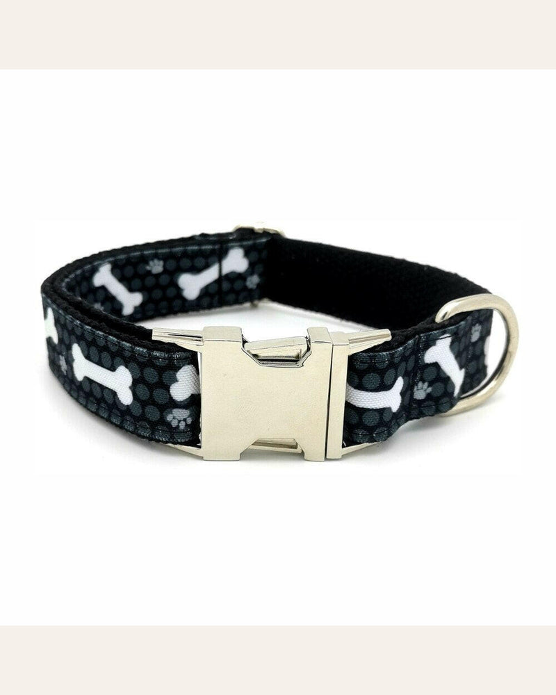 Bone and Band collar detail in Barkin’ Hound warm ivory presentation