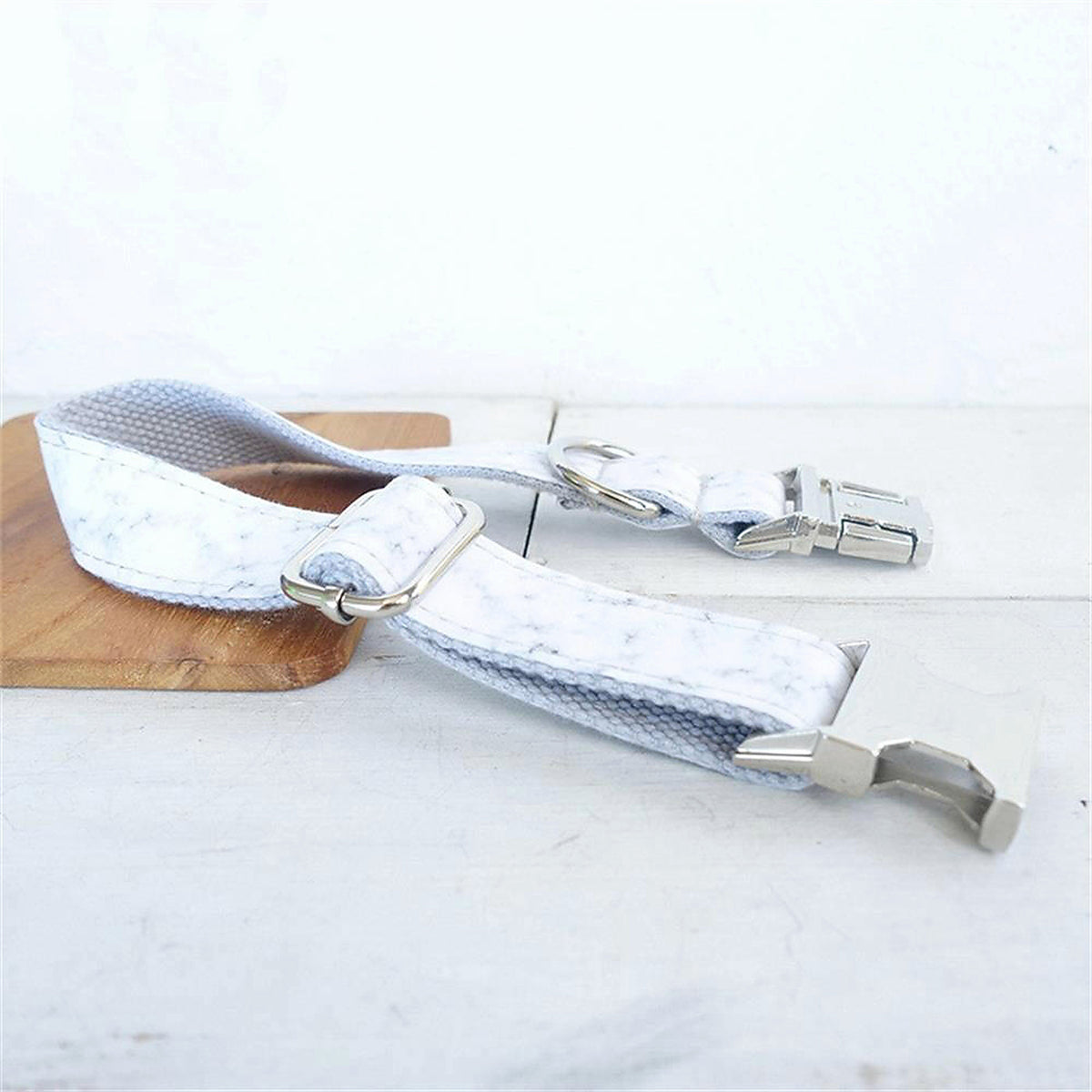Marble Marvel silver hardware collar detail in Barkin’ Hound Luxury 2.0 presentation
